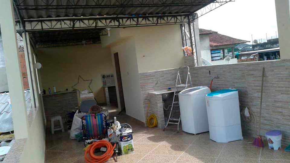 Antes: Terraço em telha galvanizada